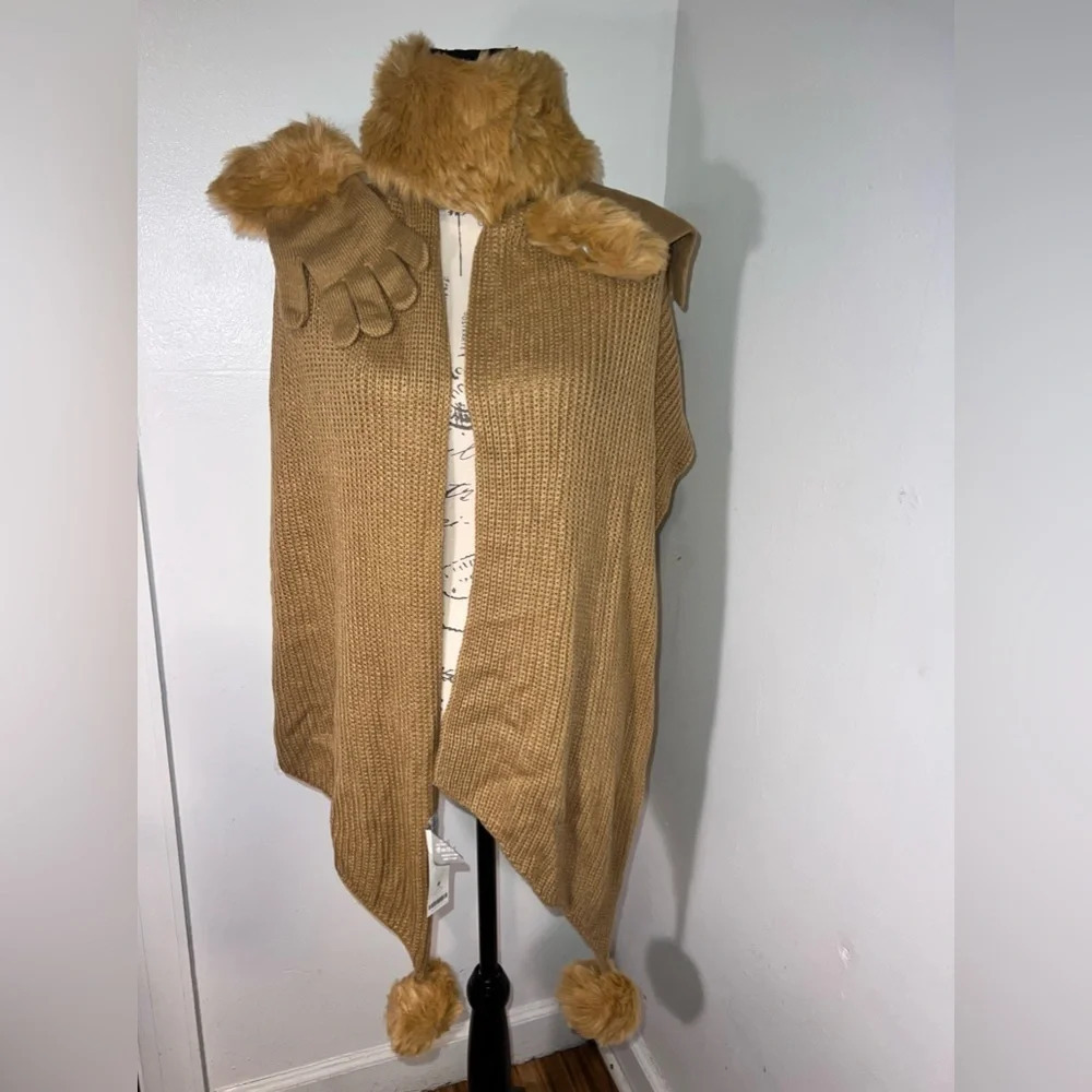 Harve‎ Benard, OS, camel faux fur scarf w/Pom Pom, headband, gloves, set NWT